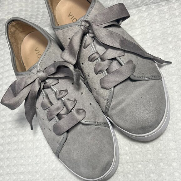 Vionic Gray Comfort Lace Up Sneakers Sz 8 1/2 - Picture 1 of 4